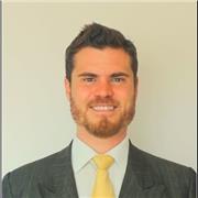 Profesor y licenciado en psicología, brinda apoyo en psicología y orientación vocacional. En inglés y castellano